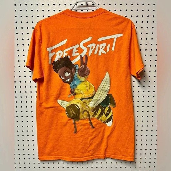 Khalid Free Spirit Tour  Orange Short Sleeve shirt size medium - Picture 1 of 3